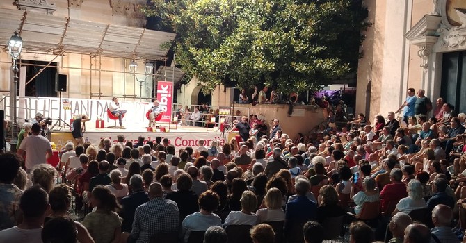"Giù le mani da Report", Piazza della Concordia ad Albissola gremita per Sigfrido Ranucci (FOTO e VIDEO) "Giù le mani da Report", Piazza della Concordia ad Albissola gremita per Sigfrido Ranucci (FOTO e VIDEO)
