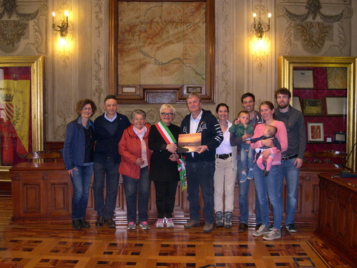 Turista a Finale Ligure da più di cinquant'anni, il vicesindaco incontra Rolf Maek Turista a Finale Ligure da più di cinquant'anni, il vicesindaco incontra Rolf Maek