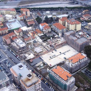 Albenga, polo scolastico diocesano: scoperti resti di edificio di età romana con oltre 30 anfore