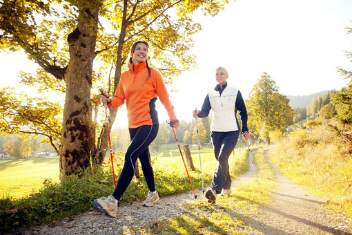 Corso di nordic walking e buone mangiate al Rifugio Pian dell'Arma di Caprauna Corso di nordic walking e buone mangiate al Rifugio Pian dell'Arma di Caprauna