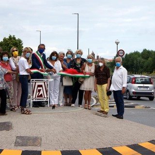 "Rotonda Zonta International": posizionato cartello in viale Martiri della Foce ad Albenga