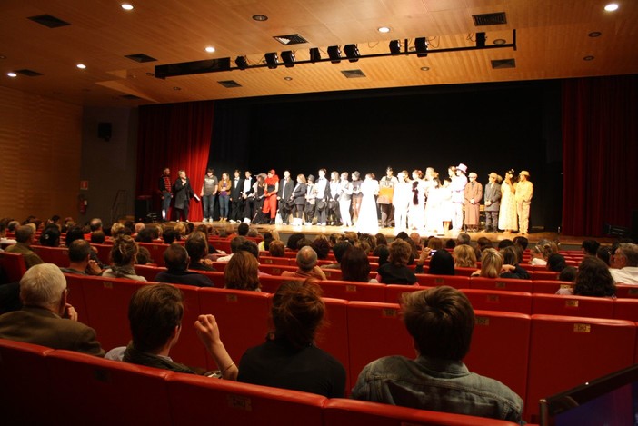 Borgio, dopo tre anni di stop torna la rassegna regionale di teatro della scuola "Ragazzi sul Palco"