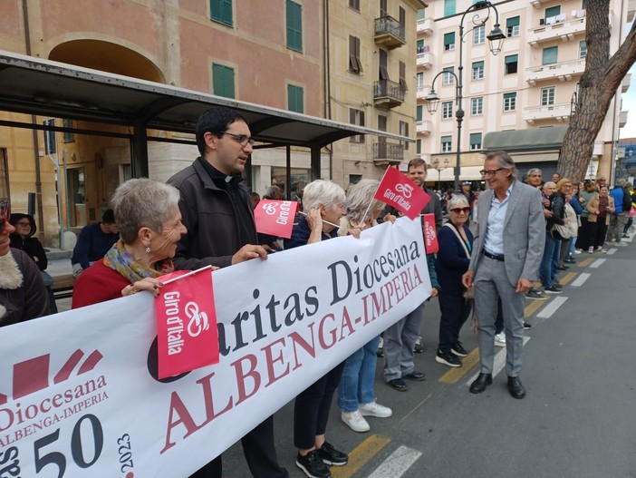 Giro d'Italia, il sindaco di Albenga: "Una grande emozione, grazie a polizia locale e forze dell'ordine"