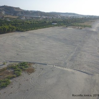 Nella foto, il litorale di Roccella Jonica (RC) coinvolto nel Jova Beach Party 2019