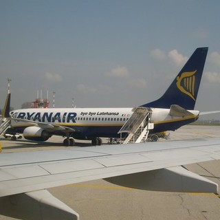 Dall'aeroporto di Levaldigi riprendono anche i collegamenti per Cagliari e Bari Dall'aeroporto di Levaldigi riprendono anche i collegamenti per Cagliari e Bari