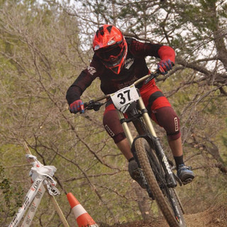 I giovani "quattro moschettieri" del Finalese si impongono al 1° campionato regionale Downhill