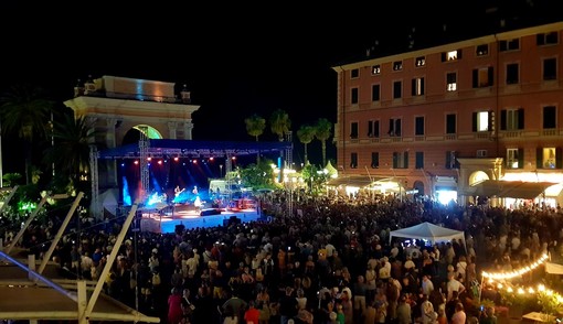 Finale, la gestione degli eventi musicali scalda l'agone politico: in discussione l'incarico organizzativo della direzione artistica