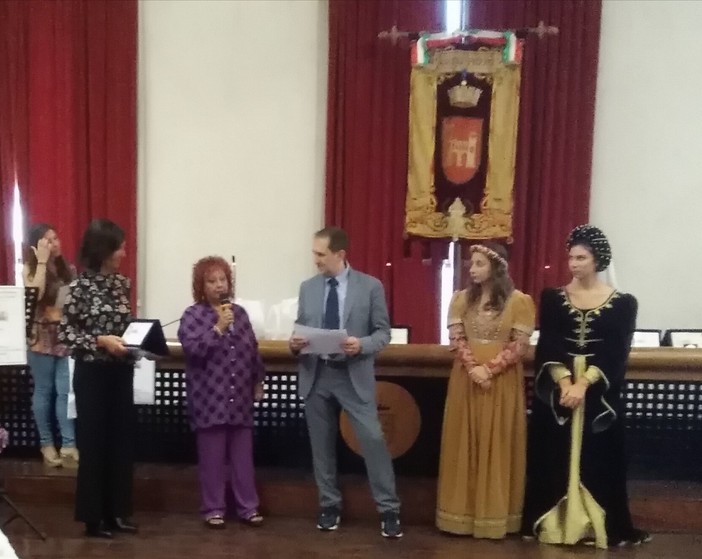 La scrittrice savonese Renata Rusca Zargar premiata ad Ascoli Piceno La scrittrice savonese Renata Rusca Zargar premiata ad Ascoli Piceno