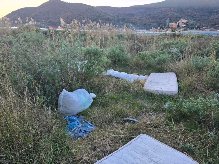 Albenga, l’appello dell’assessore Secco: “Non abbandonate rifiuti sul territorio” Albenga, l’appello dell’assessore Secco: “Non abbandonate rifiuti sul territorio”