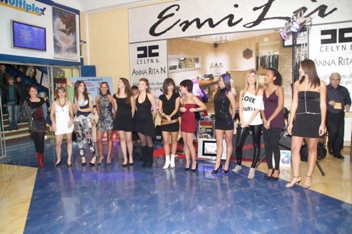 Albenga: anteprima al cinema per il calendario 2010 Albenga: anteprima al cinema per il calendario 2010