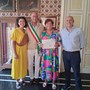 La consegna della pergamena ad Anne Sonck La consegna della pergamena ad Anne Sonck