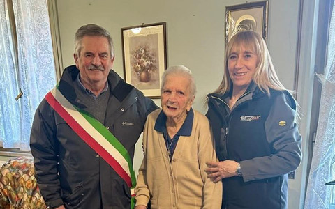 Nella foto, Rita Odella con il sindaco Francesco Dotta e il vice sindaco Lorenza Rinaldi