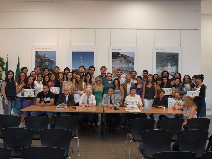 Regione: studenti figli di italiani all'estero scelgono le "canzoni da emigrante" Regione: studenti figli di italiani all'estero scelgono le "canzoni da emigrante"