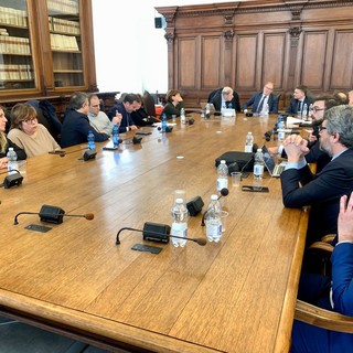 Cassoni a Pra’, l’alternativa proposta da Rixi: “Spostiamo produzione anche a Vado Ligure e Piombino” Cassoni a Pra’, l’alternativa proposta da Rixi: “Spostiamo produzione anche a Vado Ligure e Piombino”