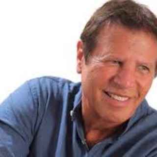 Sandro Giacobbe su Radio Onda Ligure 101: "Vi canto la 'mia' Genova insieme a Don Backy"