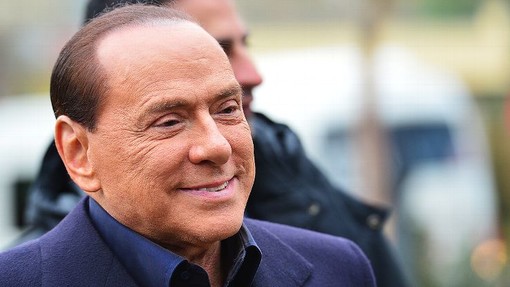 Cresce la preoccupazione per la salute di Berlusconi: "Ha una grave patologia del sangue"