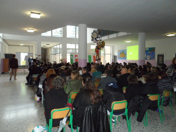 Savona: un incontro dal titolo "Conoscere internet ed i social network per proteggere noi e i nostri figli"