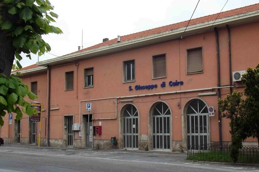 Emergenza freddo: da domani la sala d'aspetto della stazione di San Giuseppe di Cairo sarà aperta durante le ore diurne