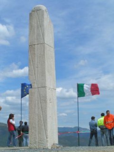 A Casanova Lerrone alla stele di Rainer Kriester dedicata alla Pace si è svolta la festa della Repubblica