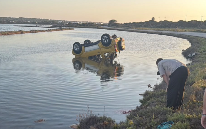 Carabinieri in vacanza a Formentera salvano il passeggero di un'auto caduta in acqua alle Saline Carabinieri in vacanza a Formentera salvano il passeggero di un'auto caduta in acqua alle Saline