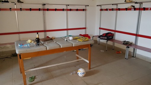 Stadio Ellena di Loano, l'amministrazione fa il punto: "Sospesa la gara per l'affidamento, la struttura ha bisogno di lavori" (FOTO)