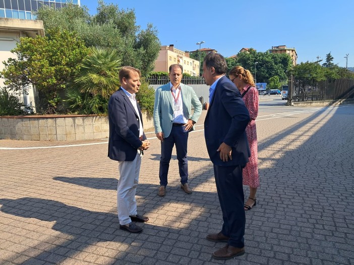 Sopralluogo dell'assessore regionale  Scajola al nuovo impianto di manutenzione treni di via Braja a Savona: "Lavori in corso per avere una struttura all'avanguardia"