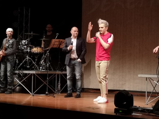 Successo per la presentazione di &quot;Bellissimo&quot;, l'album d'esordio del cantante valbormidese Sereno (FOTO)