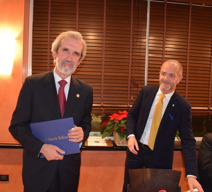 Elio Menzione, ultimo ambasciatore d’Italia a Berlino al pranzo di Natale del Rotary di Alassio Elio Menzione, ultimo ambasciatore d’Italia a Berlino al pranzo di Natale del Rotary di Alassio