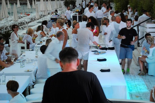 Un successo la serata di beneficenza organizzata dai Lions Club: raccolti 2500 euro per la fondazione Banca degli Occhi Lions "Melvin Jones"