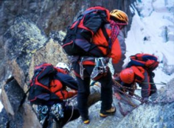 Orco Feglino: scalatore ferito bloccato per quattro ore sulla parete di roccia Orco Feglino: scalatore ferito bloccato per quattro ore sulla parete di roccia