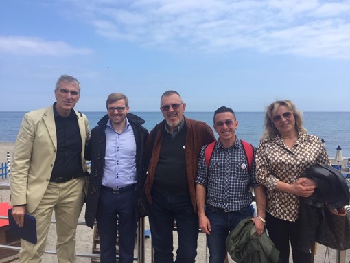 Elezioni Pietra, ieri la visita del sottosegretario Simone Valente al candidato del M5S Paolinelli Devincenzi