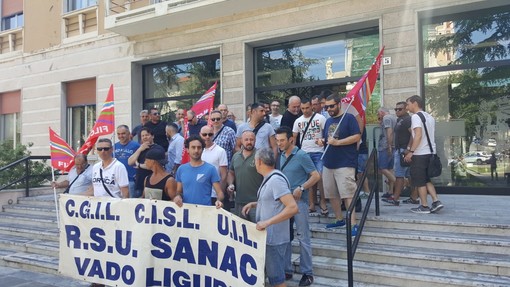 Lavoratori Sanac in sciopero a Vado: il sindaco Giuliano invia una lettera al Mise