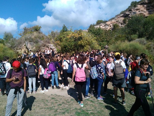 Arrivano in circa 200 da Acqui Terme per scoprire le bellezze “outdoor” di Borgio Verezzi (FOTOgallery e VIDEOinterviste)