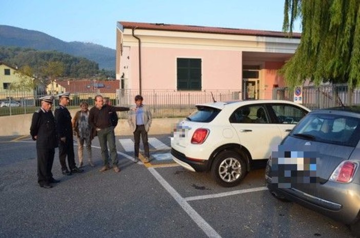 Andora, sopralluogo del sindaco per predisporre un accesso più sicuro alle scuole di Molino Nuovo Andora, sopralluogo del sindaco per predisporre un accesso più sicuro alle scuole di Molino Nuovo