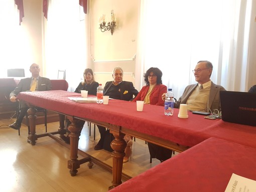 Rivoluzione Tari ad Alassio, Melgrati rassicura ristoratori e bar: “Compenseremo gli aumenti della tariffa” Rivoluzione Tari ad Alassio, Melgrati rassicura ristoratori e bar: “Compenseremo gli aumenti della tariffa”