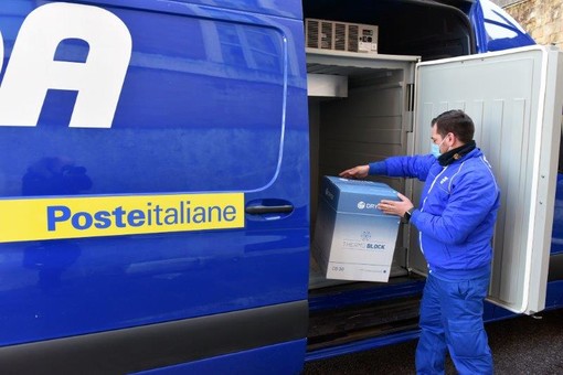 Poste Italiane, in consegna al San Paolo di Savona i vaccini J&J e Moderna Poste Italiane, in consegna al San Paolo di Savona i vaccini J&J e Moderna