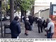 Albenga: una lunga coda di cittadini attende la consegna dei buoni spesa