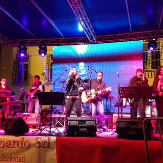 Solidarietà e musica: i Babilonia e i New Trolls insieme per il concerto natalizio al Chiabrera