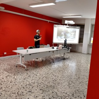 Savona, il filmaker e documentarista Igor D'India incontra gli studenti del "Ferraris Pancaldo"