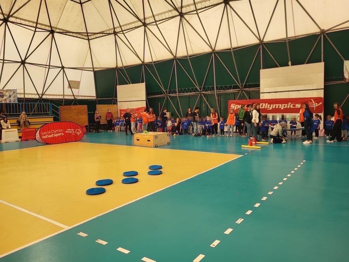 Vado, un "flash mob" dei giovani studenti per abbattere le barriere e promuovere l'integrazione