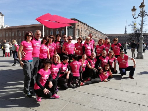 Just the Woman I am, oltre 20mila persone hanno colorato di rosa Torino: presente anche il gruppo "Sensa Sprescia Savona" (FOTO) Just the Woman I am, oltre 20mila persone hanno colorato di rosa Torino: presente anche il gruppo "Sensa Sprescia Savona" (FOTO)