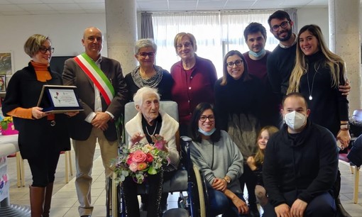 Plodio, Silvia Paglialunga spegne 100 candeline (FOTO) Plodio, Silvia Paglialunga spegne 100 candeline (FOTO)