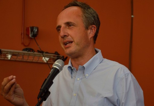 Sansa attacca: "A Primocanale 21 mila euro anche dal porto di Signorini" Sansa attacca: "A Primocanale 21 mila euro anche dal porto di Signorini"