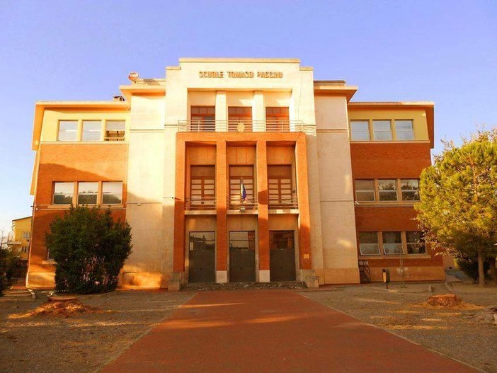 Albenga, nuovi serramenti alla scuola Paccini: lavori da 503mila euro Albenga, nuovi serramenti alla scuola Paccini: lavori da 503mila euro