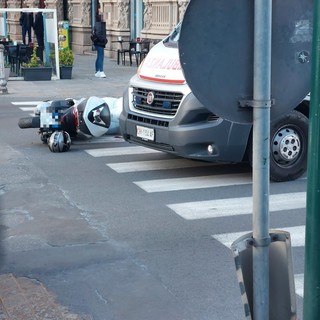 Scontro auto-moto in corso Mazzini a Savona: un ferito al San Paolo (FOTO)