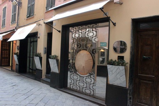 Spaccata dalla boutique "Spinnaker" di Alassio: portati via capi per 100mila euro