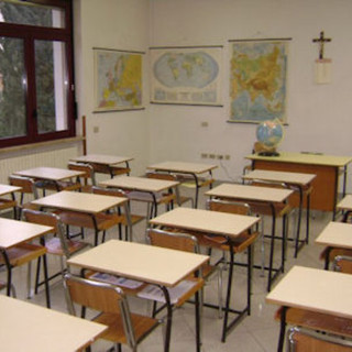 Scuola elementare di Cengio, Cobas:"La scuola media è in grado di offrire le aule senza contraccolpi?"