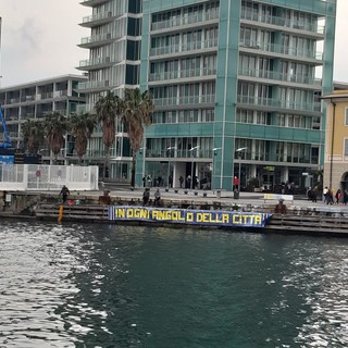 "In ogni angolo della città": Savona si tinge di blucerchiato in attesa del derby (FOTO)