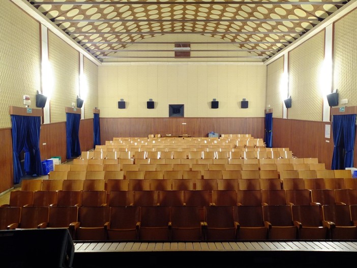 L'istituto comprensivo "Luzzati" di Millesimo vive la "Giornata della Memoria" con una rassegna tearale al Lux