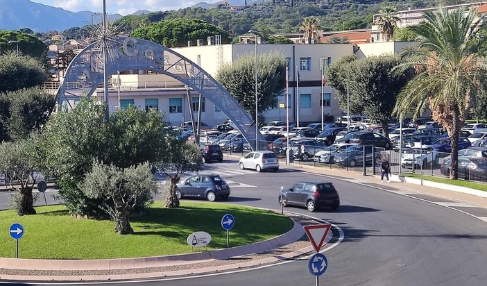 Giovani investiti in valle Armea, la ragazza si è svegliata ma rimane in prognosi riservata Giovani investiti in valle Armea, la ragazza si è svegliata ma rimane in prognosi riservata